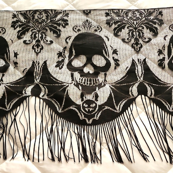 Other - Mantel Skull Fringe Lace Scarf New No Tags